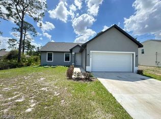 5016 N Dogwood Cir, Labelle, FL 33935