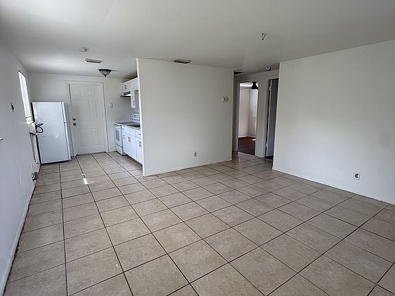 3rd image of 9405 Grandfield Rd Unit B