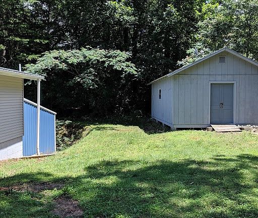 4th image of 216 Lakeview Dr