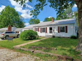 318 Holmes Dr, Windsor, MO 65360