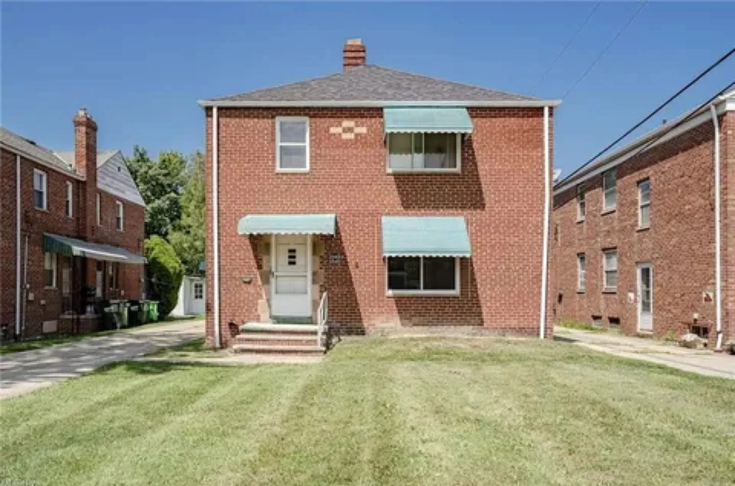 3 bed, 1054 sqft, $1,550 — Photo 2