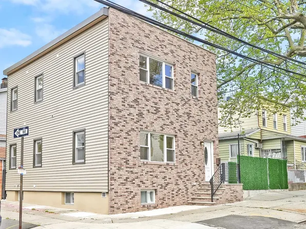 12001 18th Ave, Flushing, NY 11356