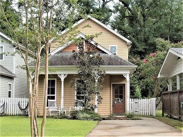 1st image of 511 E 35th Ave