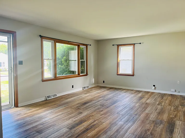 1223 Wild St — Photo 2