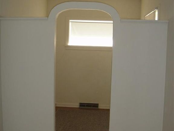 4th image of 104 S Madore St