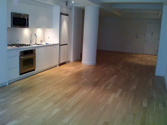 Rented by 4 Points Properties | media 9