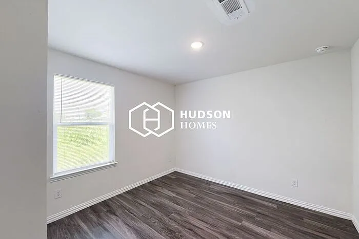 9743 Veyblum St #B — Photo 6