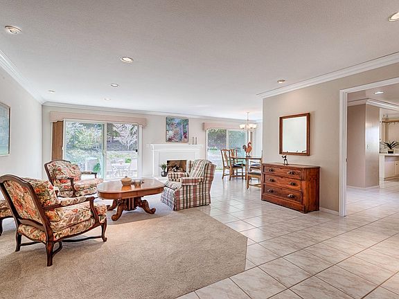 5th image of 431 Oak Brook Lane