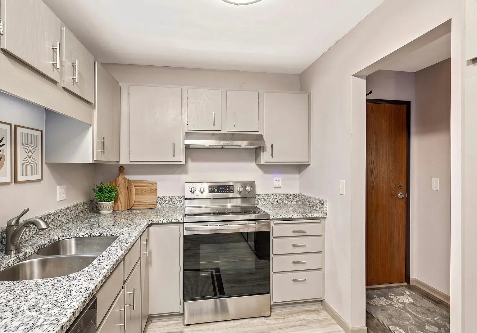 7301 West 101st Street, Unit 102 — Photo 4