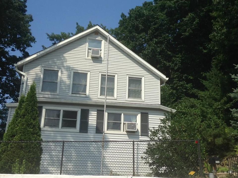 1st image of 25 Pine Dr Floor 1