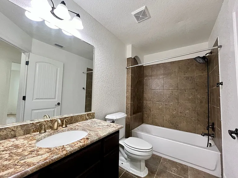 13724 Altamirano — Photo 29