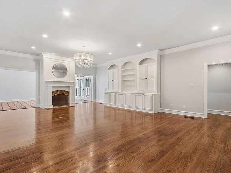 1574 Whitmar Pl E — Photo 5