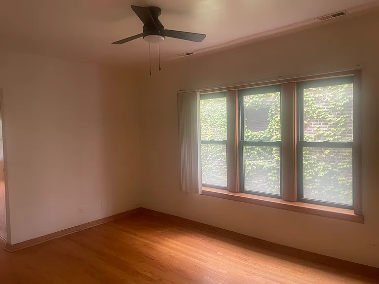8742 S Harper Ave #1 — Photo 20