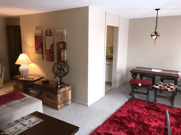 2119 Bayliss St APT 36, Midland, MI 48640