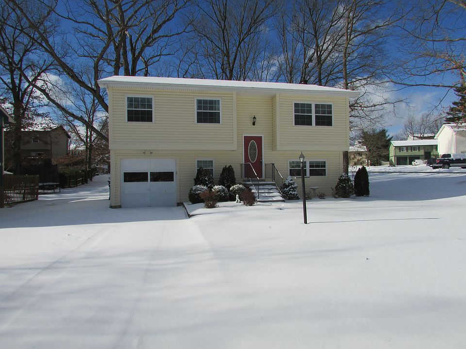 1st image of 102 Buttercup Dr