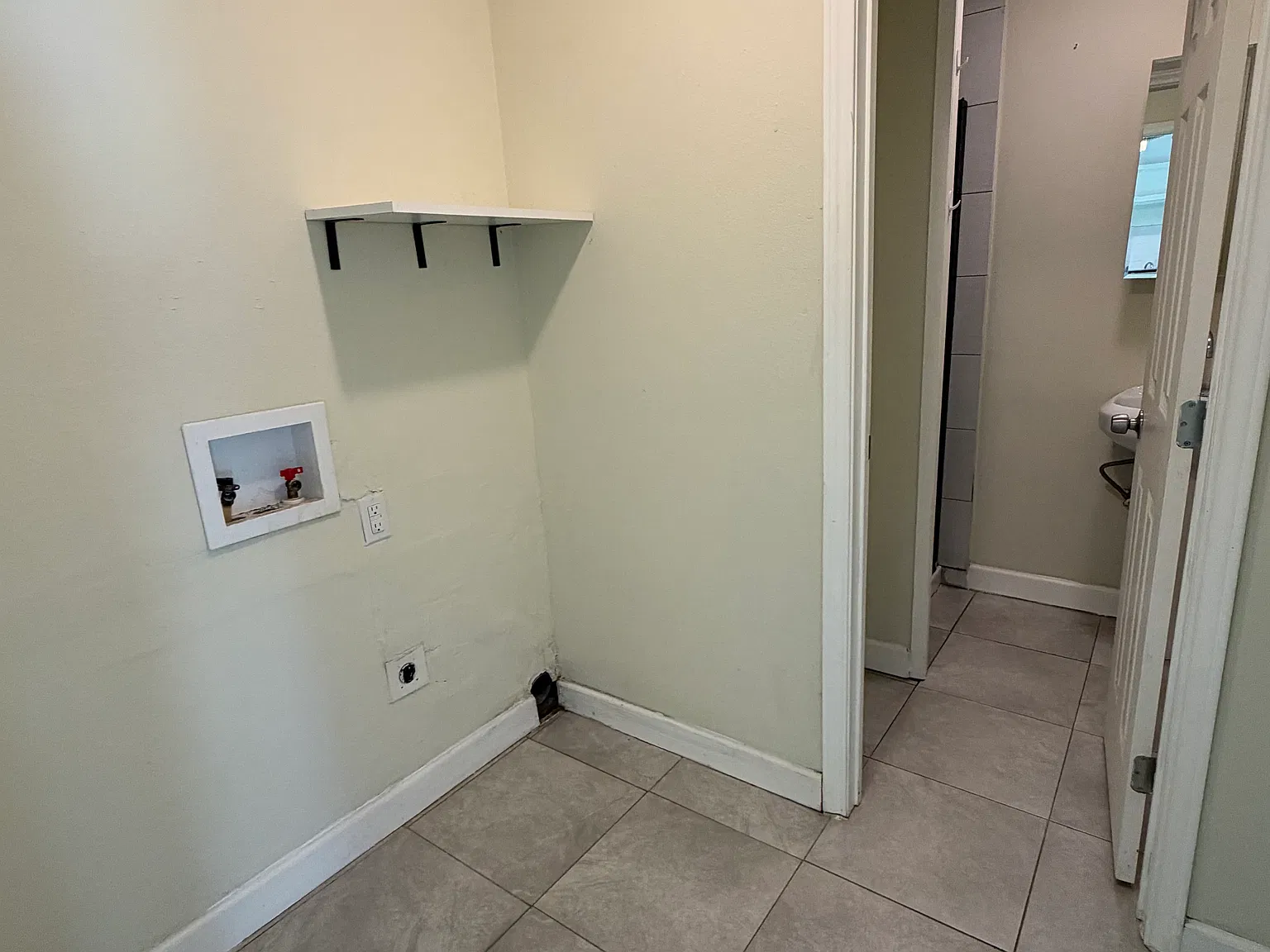 4 bed, 1288 sqft, $1,850 — Photo 4