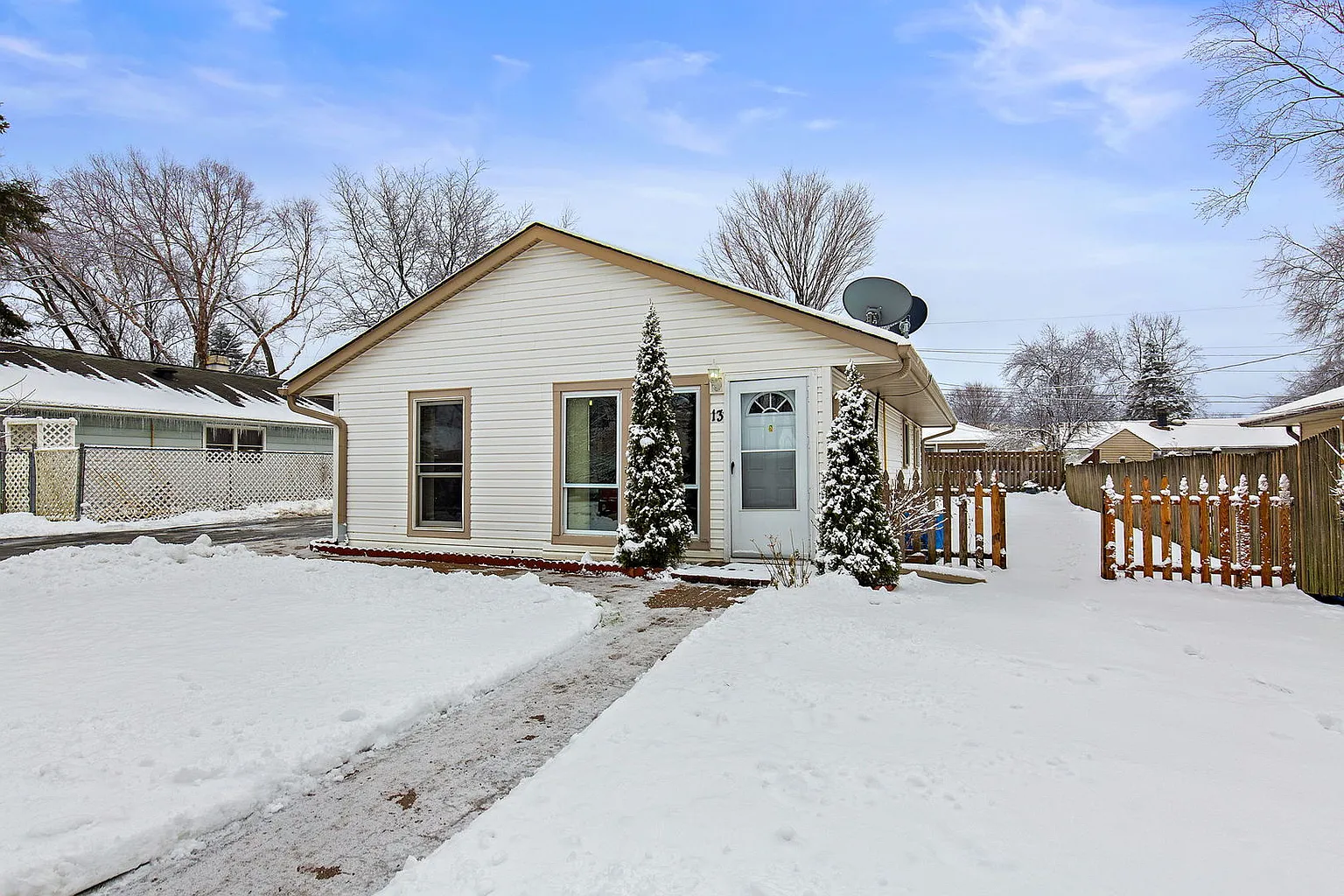 13 Walnut St photo 1