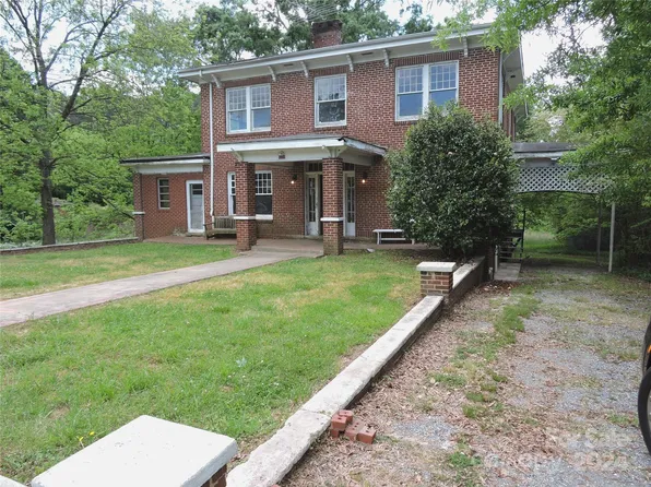110 E Ingram St, Mount Gilead, NC 27306