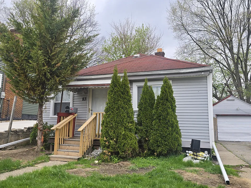 83 S Edith St