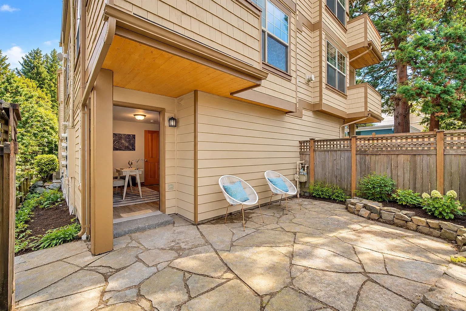 3 bed, 3.5 bath, 1610 sqft, $3,850 — Photo 1
