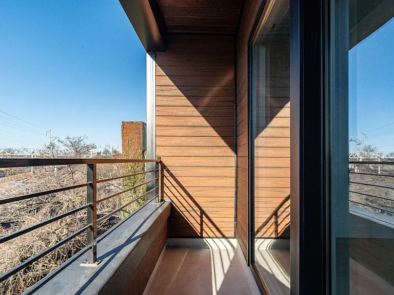 Q10 Luxury Apartments — Photo 19