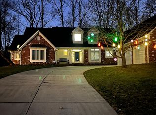 10637 Hunters Cove Dr, Indianapolis, IN