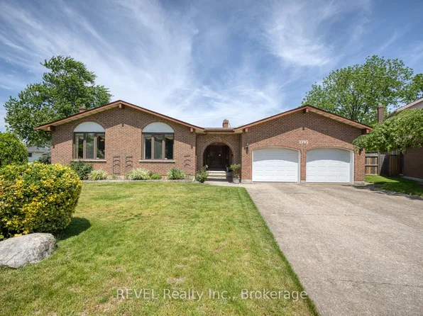 2795 Solar Cres, Niagara Falls, ON L2J 4A8