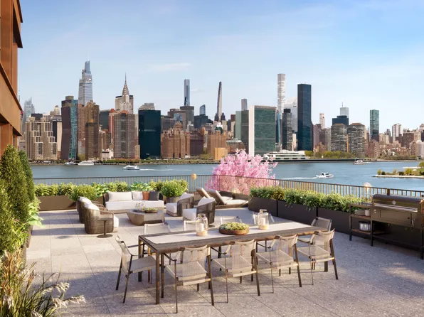 29 Huron Street image 1 of 18