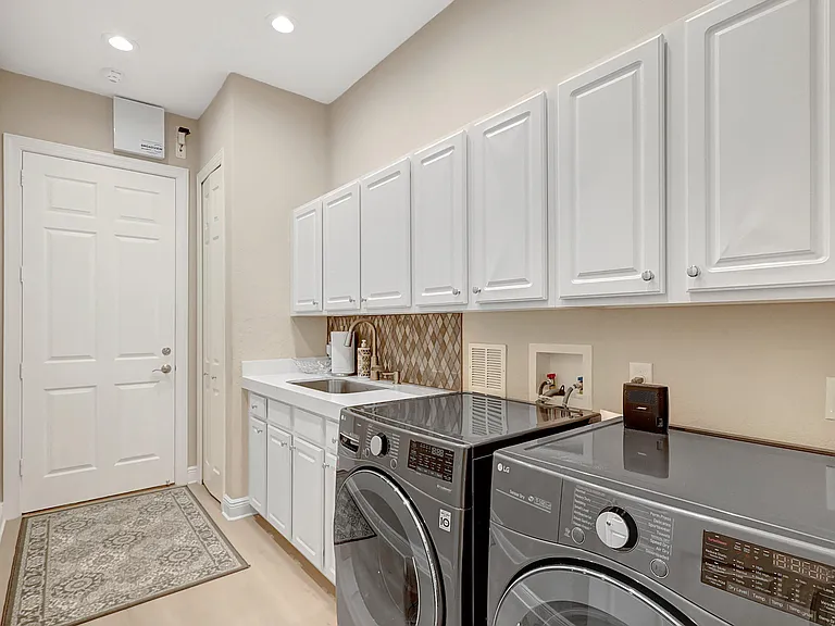 7186 SW Quiet River Ct — Photo 60