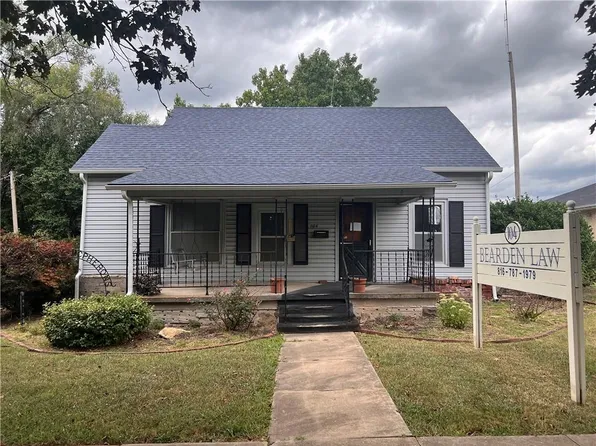 104 S Main St, Butler, MO 64730