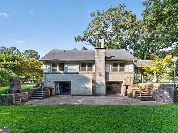 3rd image of 1885 Connally Dr