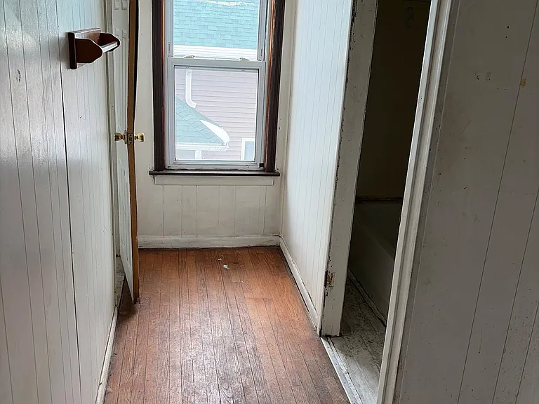 619 Willard Ave — Photo 3