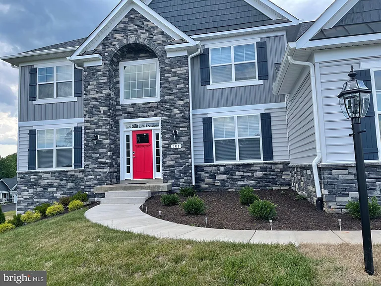101 Seth Dr — Photo 3