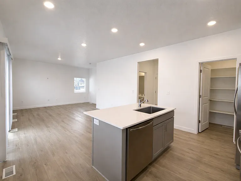 1642 W Blue Flax Dr — Photo 5