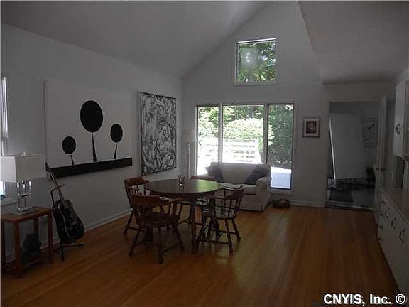 4th image of 7393 Silverwood Dr