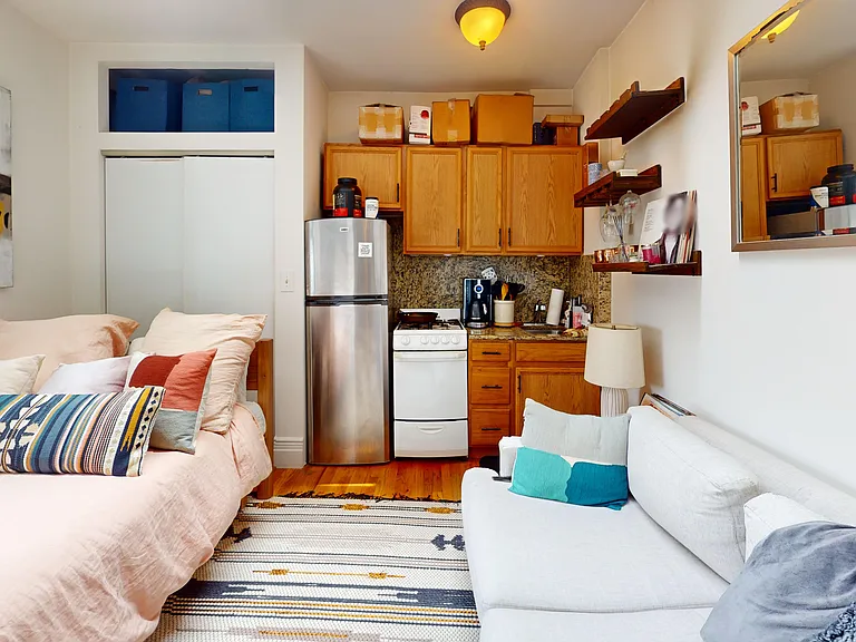 245 W 51st St #1001 — Photo 6
