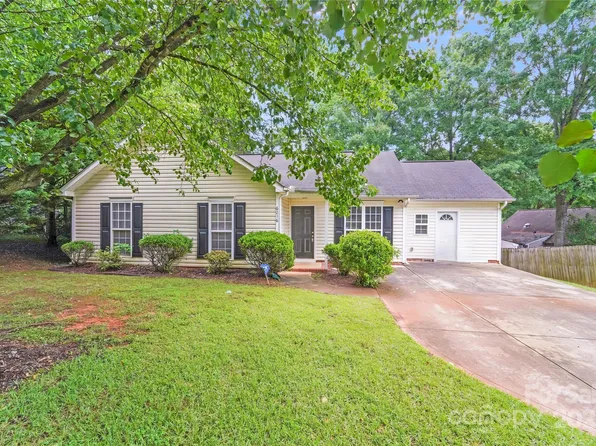 6216 Bandy Dr, Charlotte, NC 28227