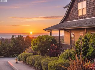 2335 Royal View Dr, Seaside, OR 97138