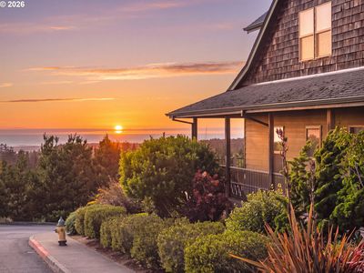 2335 Royal View Dr, Seaside, OR, 97138