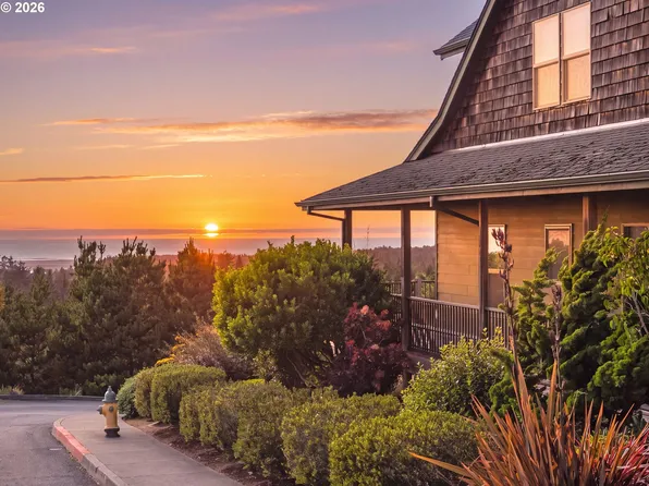 2335 Royal View Dr, Seaside, OR 97138