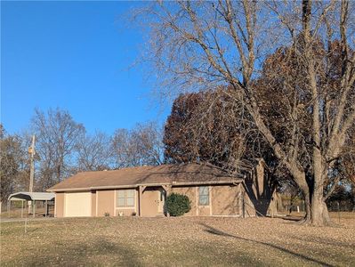 22113 S Fawn Dr, Peculiar, MO, 64078
