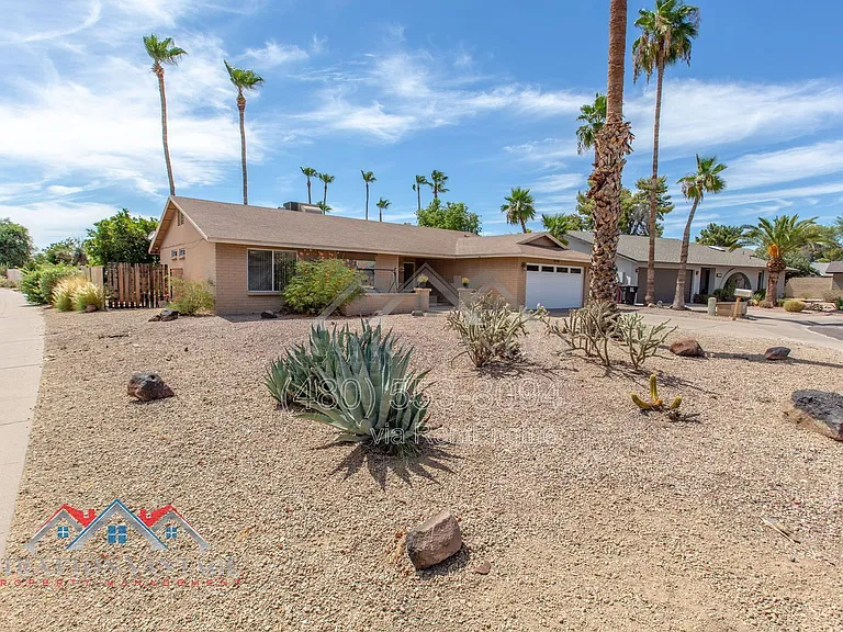 10700 E Hope Dr — Photo 3