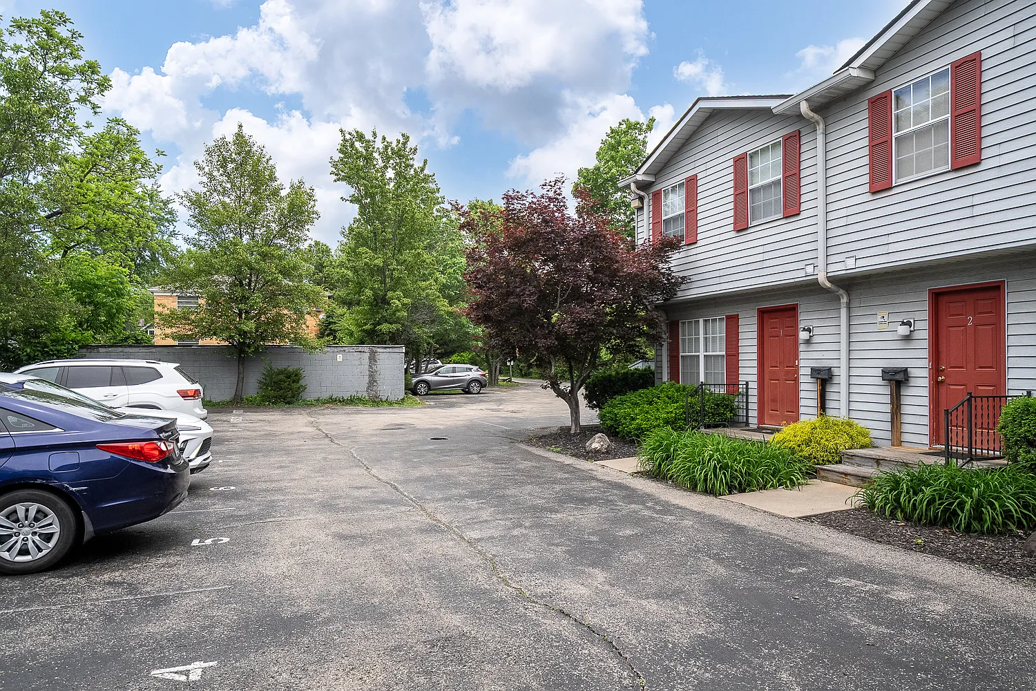 2 bed, 1000 sqft, $1,225 — Photo 2