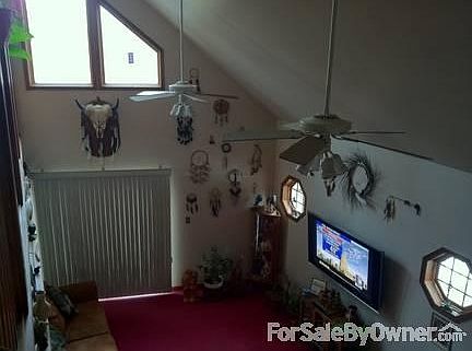 Living room
						:
						Open living room, sliding glass door, next to dinette