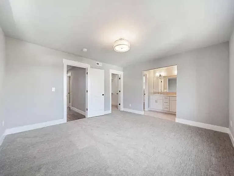 6636 SE 57th Ave — Photo 11