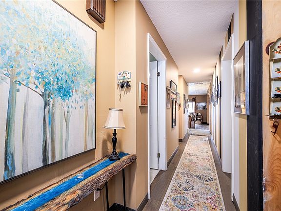 4th image of 206 Bay Village Dr