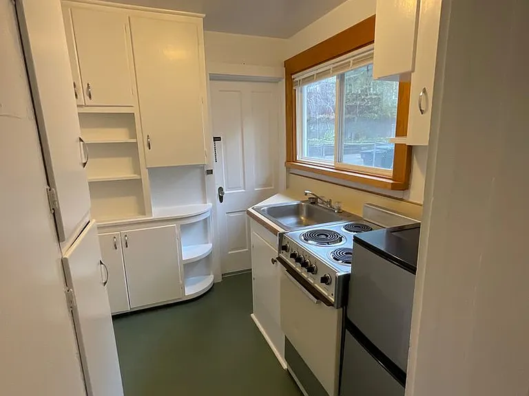 606 Main Ave — Photo 2