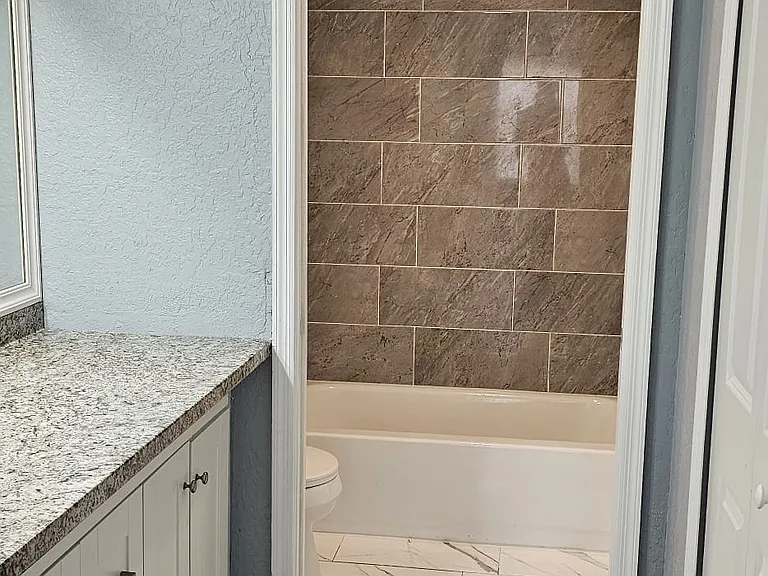 14049 Fairway Island Dr #125 — Photo 10