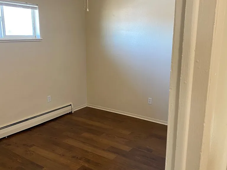 Central location | Lots of natural light — Photo 9