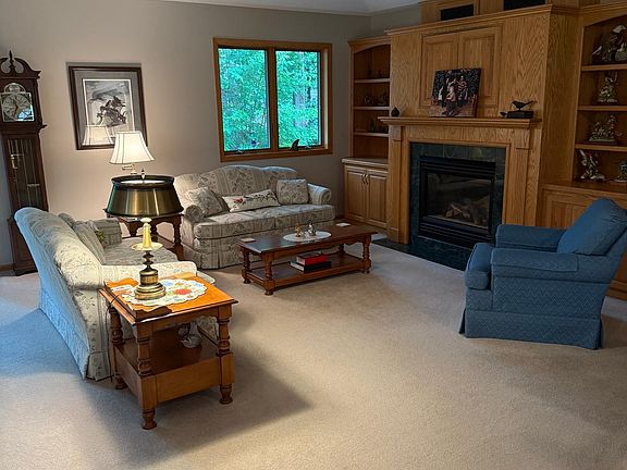 5th image of 527 Woodside Ct